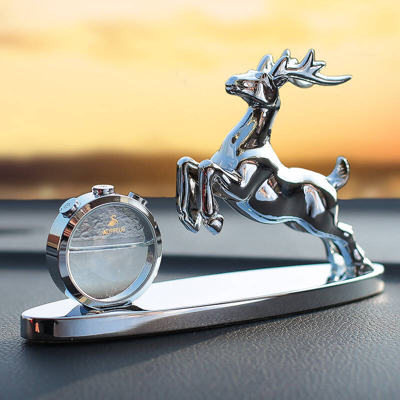 啦唔酷 汽车摆件 车载香水座汽车内摆件饰 汽车用品 一鹿平安-银色