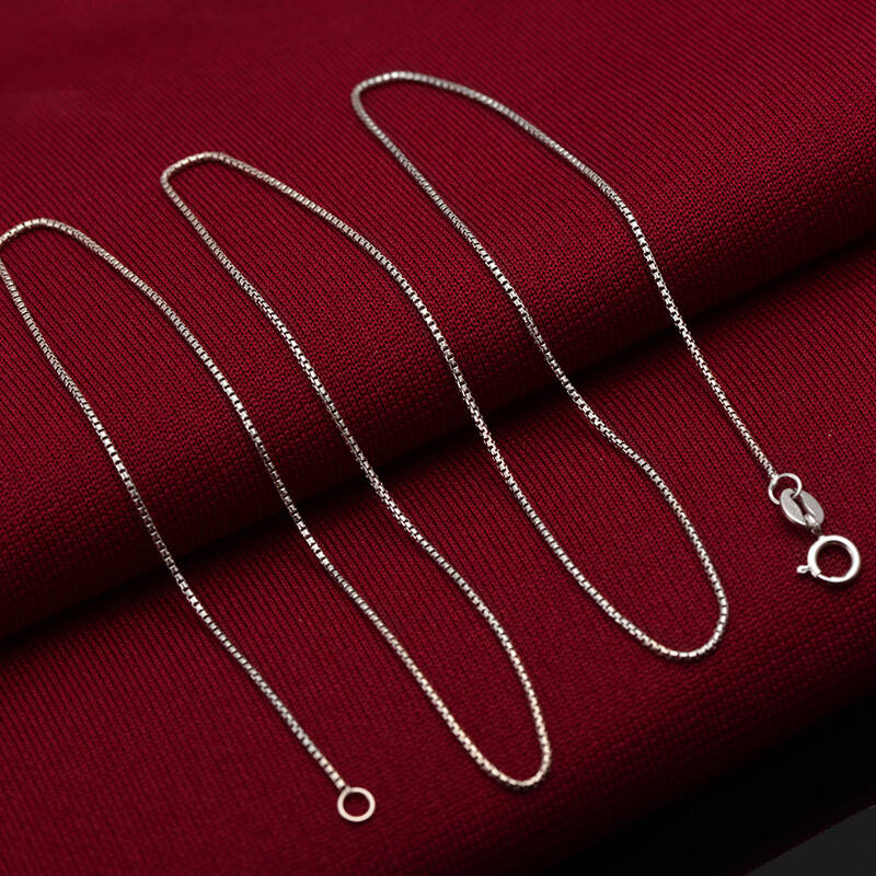 沃尔美 18k金项链女款时尚饰品 盒子链 重约1.5克 长约45cm 白金款