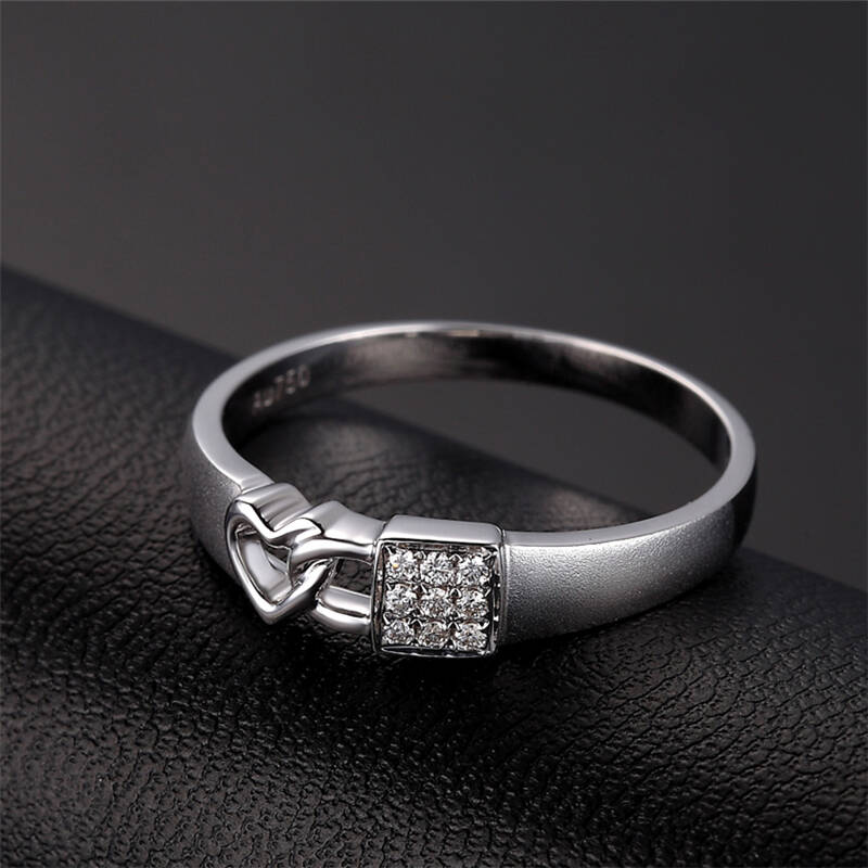 阿卡莎珠宝 白18k金钻戒 心锁锁爱 钻石戒指求婚女戒对戒男戒 手寸13