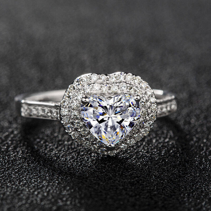 鸣钻国际 一克拉豪华心型 白18k金钻石婚戒/女戒/钻戒/浪漫心型克拉