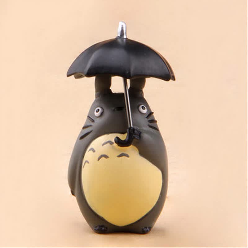 左手打伞龙猫公仔摆件
