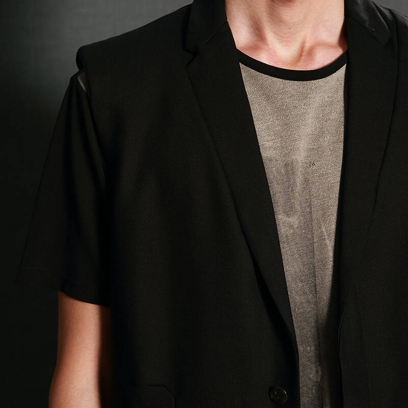 速写男装croquis 细腻直筒版型长款马甲 9432040 001 m