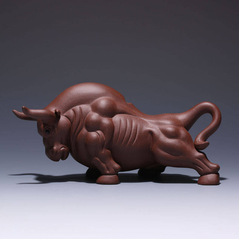 宜兴紫砂茶宠摆件名家精品雕塑 陈洪军全手工劲牛牛气冲天茶玩