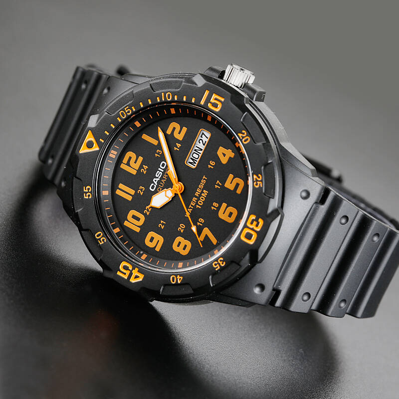 【全国联保】卡西欧(casio)手表电子系列橡胶带时尚学生男表 橙字黑