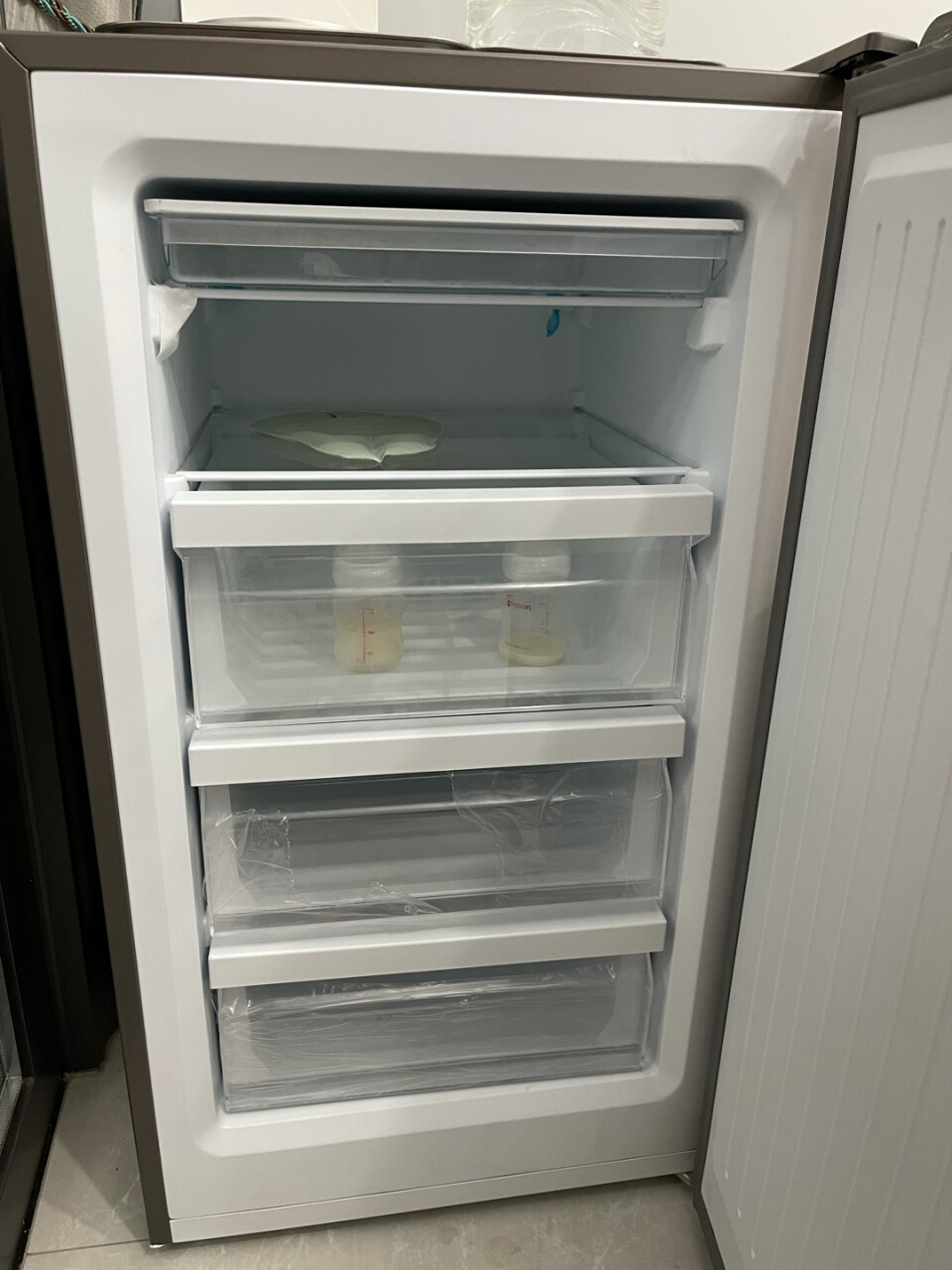 美的(Midea)118升 减霜节能家用立式冰柜 电子控温冷藏冷冻转换抽屉式冰柜小型冰箱BDBC-118UEM 以旧换新(midea冰箱),第3张