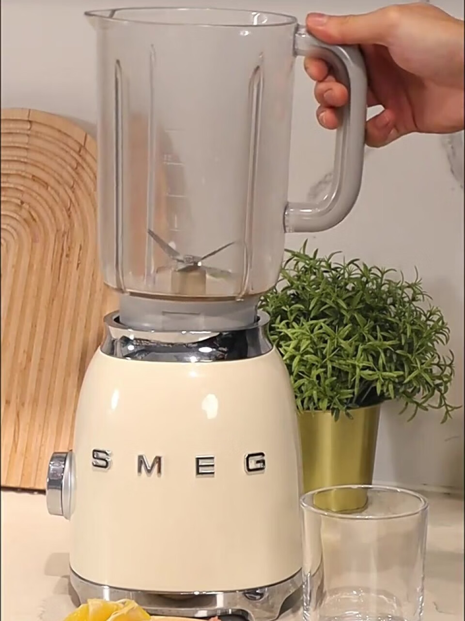 SMEG 斯麦格 意大利复古果汁机榨汁机破壁机 电动搅拌机 辅食料理机 BLF01 奶白色,第3张