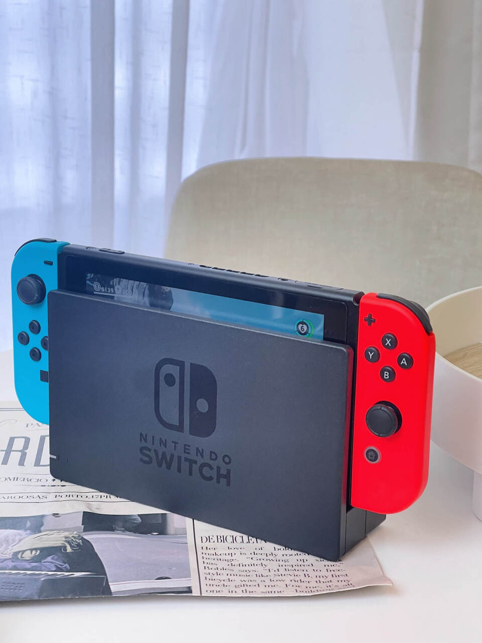 任天堂（Nintendo）Switch NS掌上游戏机 红蓝手柄 长续航 日版 一机多玩随时尽兴 无线互连共享欢乐(任天堂Nintendo),第6张