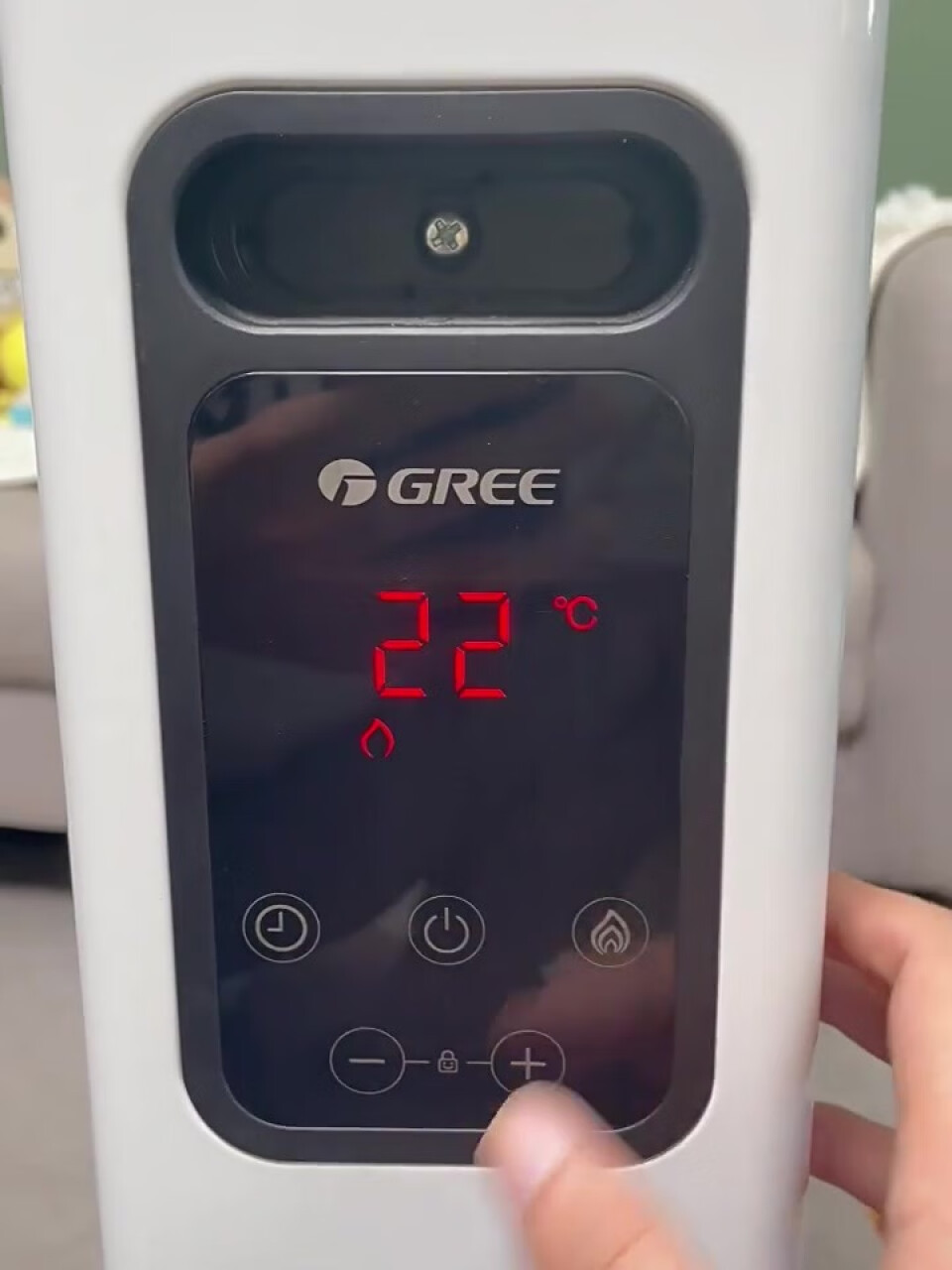 格力（GREE）取暖器电暖器电暖气电油汀取暖器家用17片遥控全屋速热加湿烘衣 NY22-S7030B,第3张