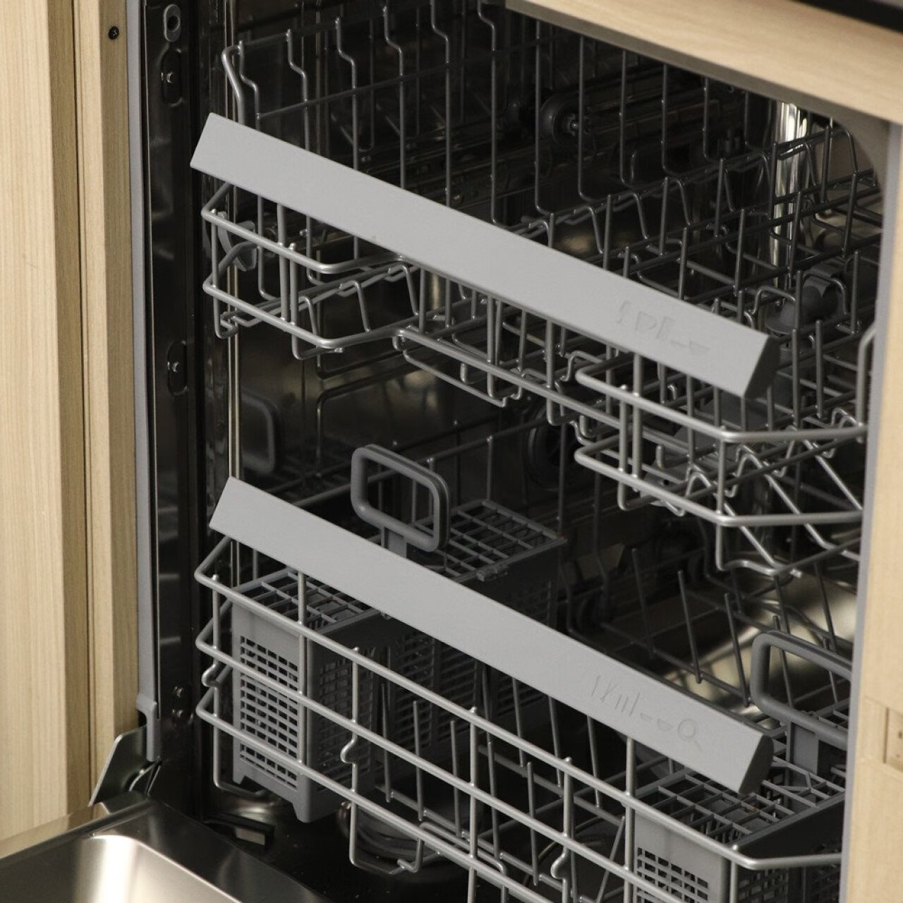 松下（Panasonic）洗碗机嵌入式13套A1系列 高温除菌热旋流烘干 免费厨改 三层旋桨喷淋 NP-WT3W1ZX黑色(松下电冰箱),第2张