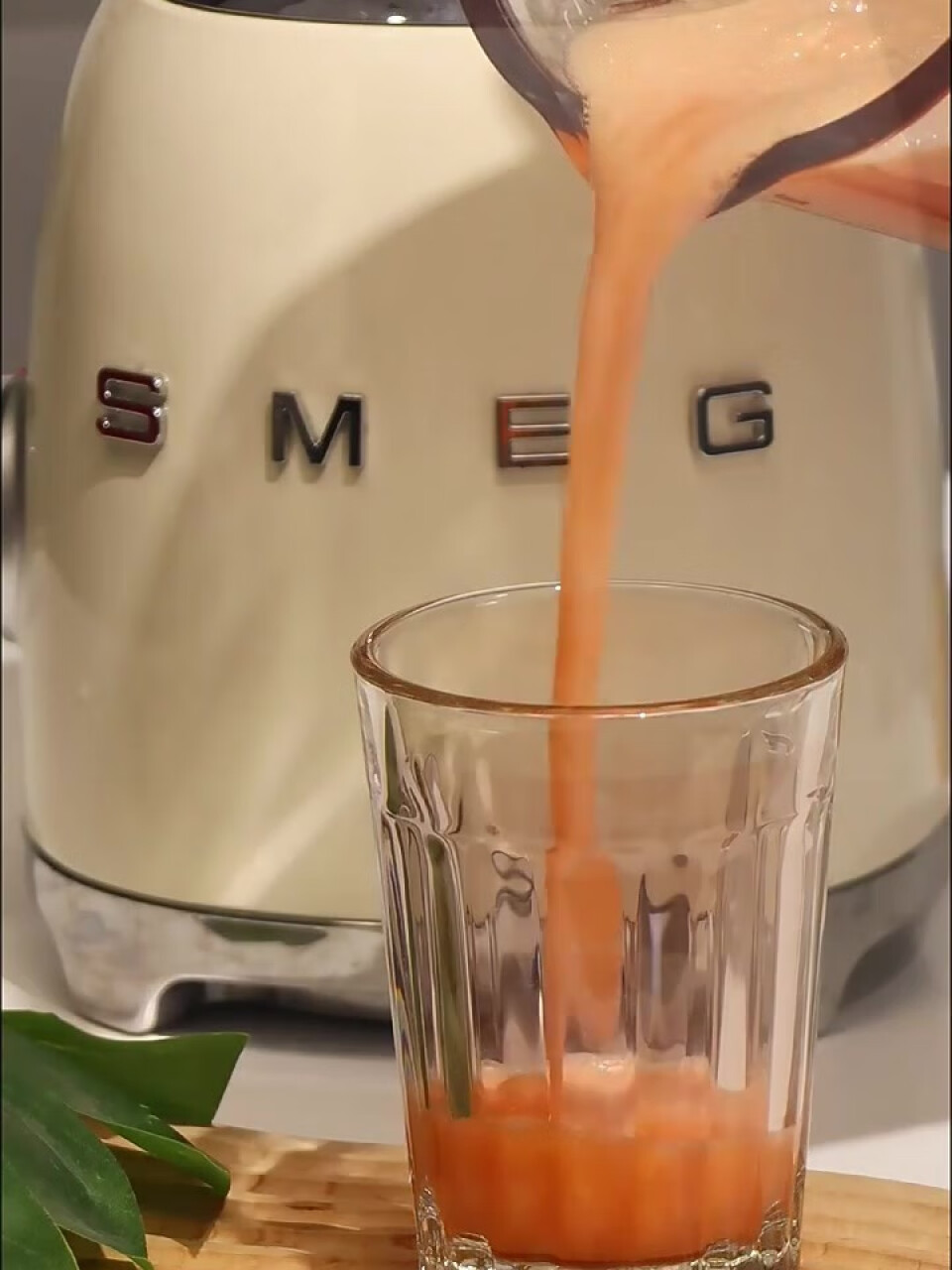SMEG 斯麦格 意大利进口 多功能破壁机家用 电动搅拌机料理机榨汁机果汁机 BLF01 奶白色,第3张