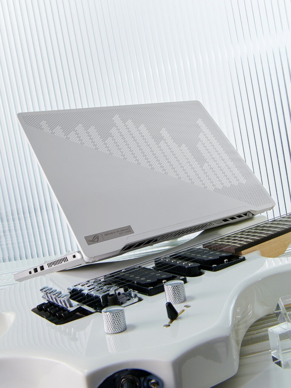 ROG幻14 2022 14英寸设计师轻薄高性能游戏笔记本电脑(R7-6800HS 16G 512G RX6700S 2.5K 120Hz)星空白,第4张