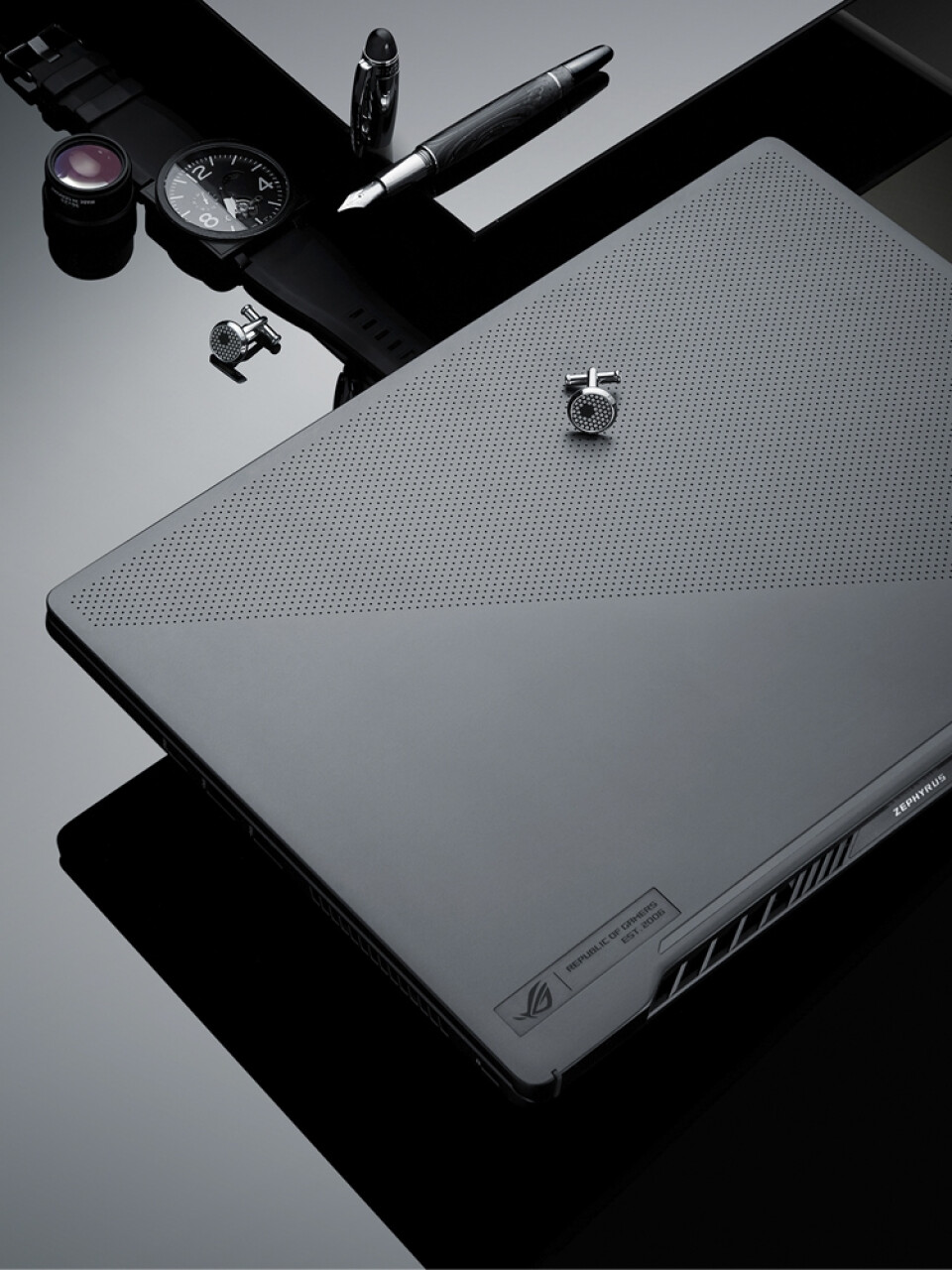 ROG幻14 2022 14英寸设计师轻薄高性能游戏笔记本电脑(R7-6800HS 16G 512G RX6700S 2.5K 120Hz)星空白,第2张