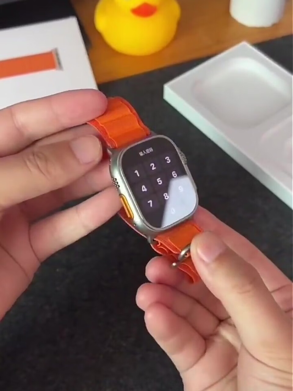 Apple Watch Ultra 智能手表 GPS + 蜂窝款 49毫米 钛金属原色 钛金属表壳橙色高山回环式表带大号MQF73CHA,第4张