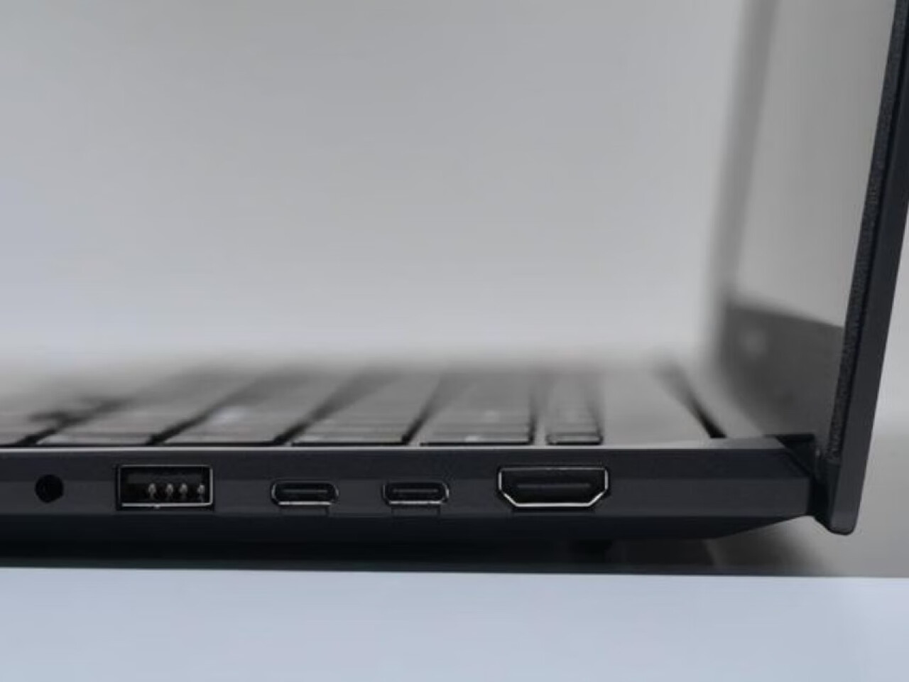 华硕无双 英特尔Evo平台 12代酷睿i5标压 14.0英寸2.8K OLED轻薄护眼高性能笔记本电脑(i5-12500H 16G 512G),第2张