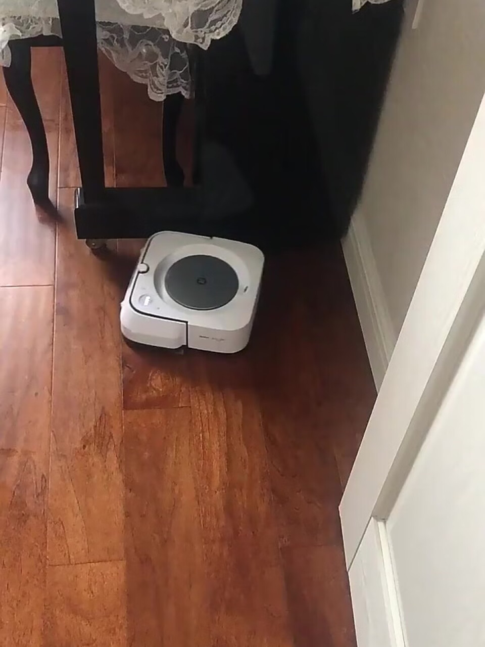 iRobot Braava jet m6智能洗地擦地拖地机器人家用全自动扫地机器人吸尘器伴侣白色,第2张