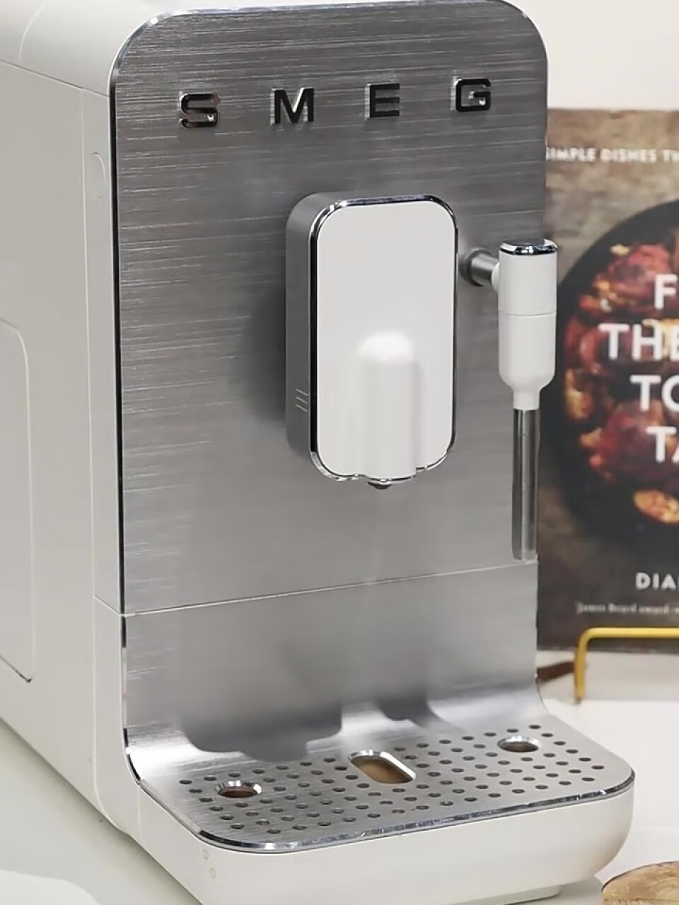 SMEG 斯麦格 意大利意式咖啡机全自动家用 蒸汽打奶泡 磨豆机咖啡豆研磨机 BCC02 白色,第2张