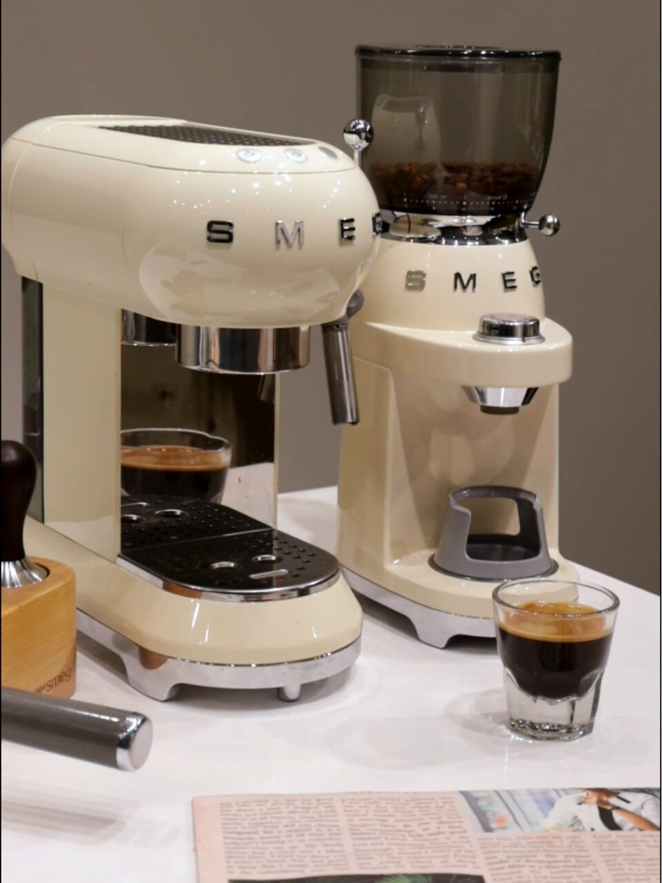 SMEG 斯麦格 意大利进口复古 半自动意式咖啡机家用 带蒸汽奶泡机 ECF01多色可选 奶白色,第4张