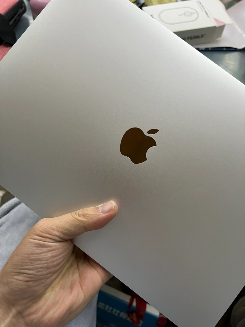 Apple MacBook Air 13.3 八核M1芯片(7核图形处理器) 8G 256G SSD 深空灰 笔记本电脑 MGN63CHA,第4张
