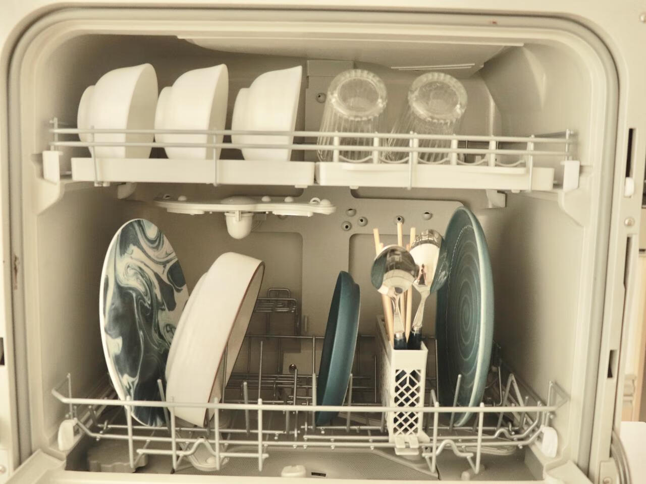 松下（Panasonic）台式洗碗机家用全自动台上刷碗机 大容量高温除菌独立烘干纳诺怡除菌NP-TF6WK1Y 臻品(松下遥控器),第8张