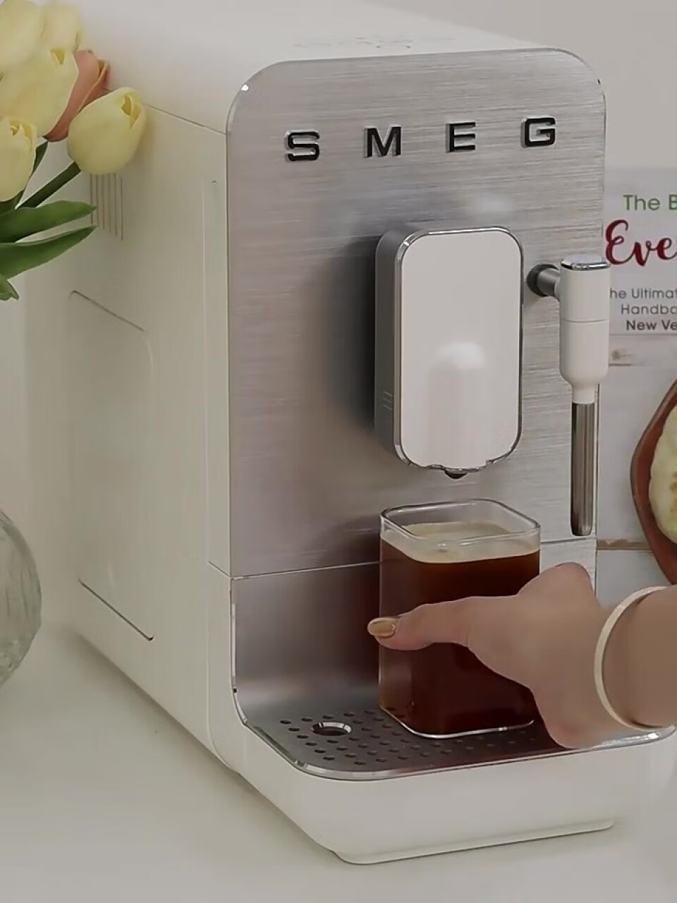 SMEG 德国直邮斯麦格BCC02意式全自动咖啡机打奶泡拿铁 白色,第4张