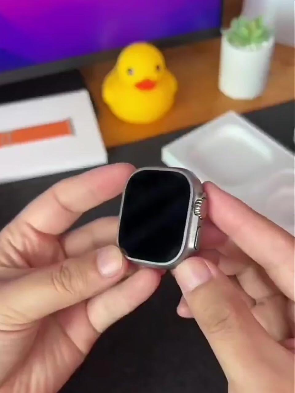 Apple Watch Ultra 智能手表 GPS + 蜂窝款 49毫米 钛金属原色 钛金属表壳橙色高山回环式表带大号MQF73CHA,第2张