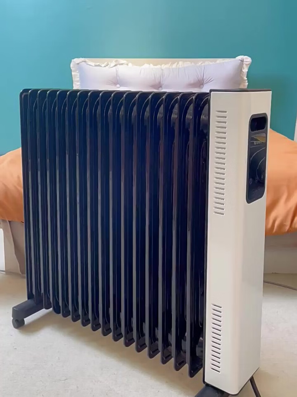 格力（GREE）取暖器电暖器电暖气电油汀取暖器家用17片遥控全屋速热加湿烘衣 NY22-S7030B(格力gree风扇拆卸视频),第2张