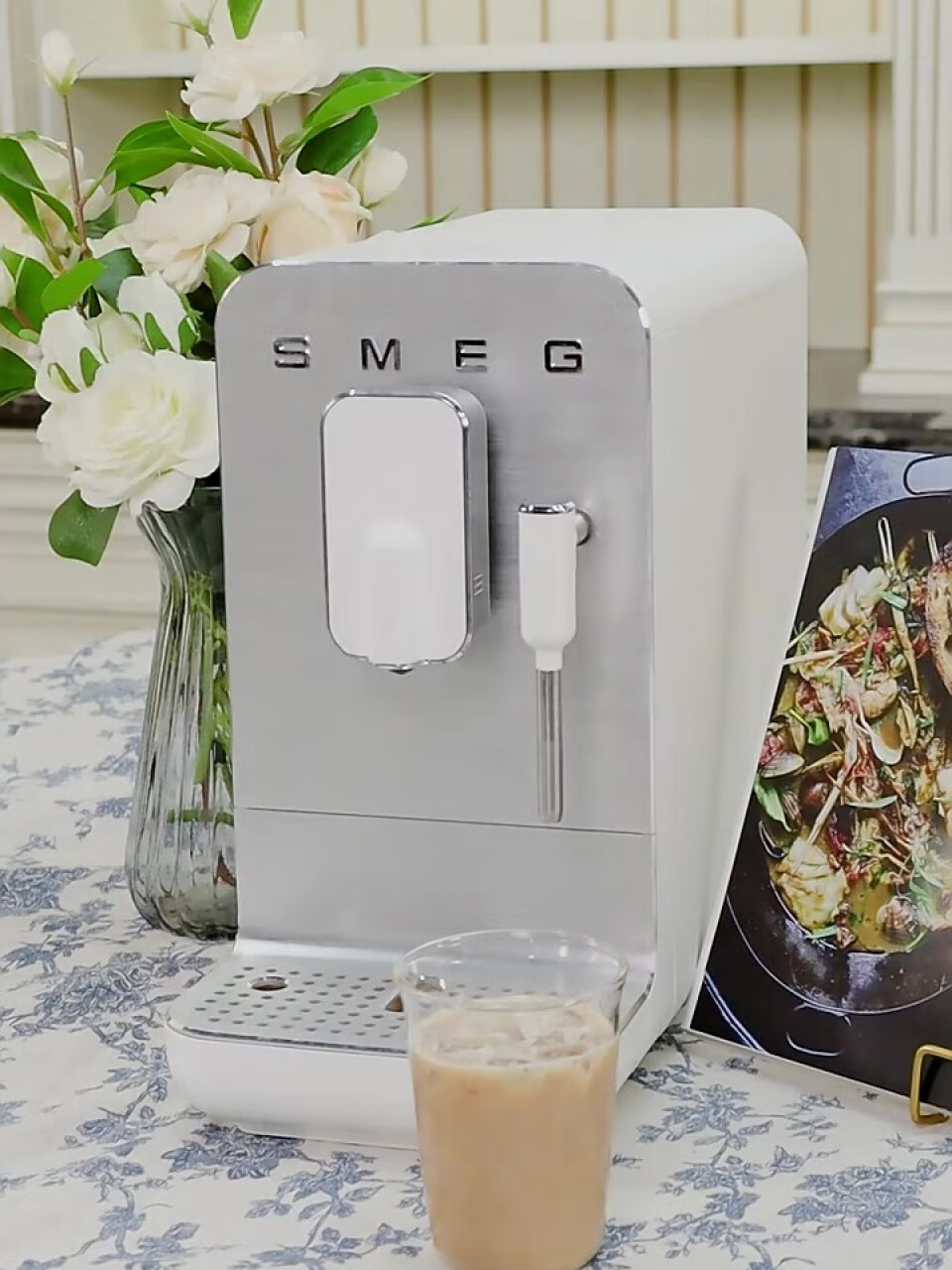 SMEG 斯麦格 意大利意式咖啡机全自动家用 蒸汽打奶泡 磨豆机咖啡豆研磨机 BCC02 白色,第4张