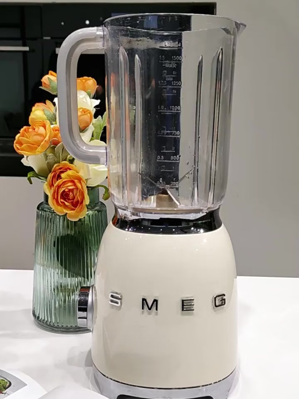 SMEG 斯麦格 意大利进口复古果汁机榨汁机破壁机 电动搅拌机 辅食料理机 BLF01 奶白色,第2张