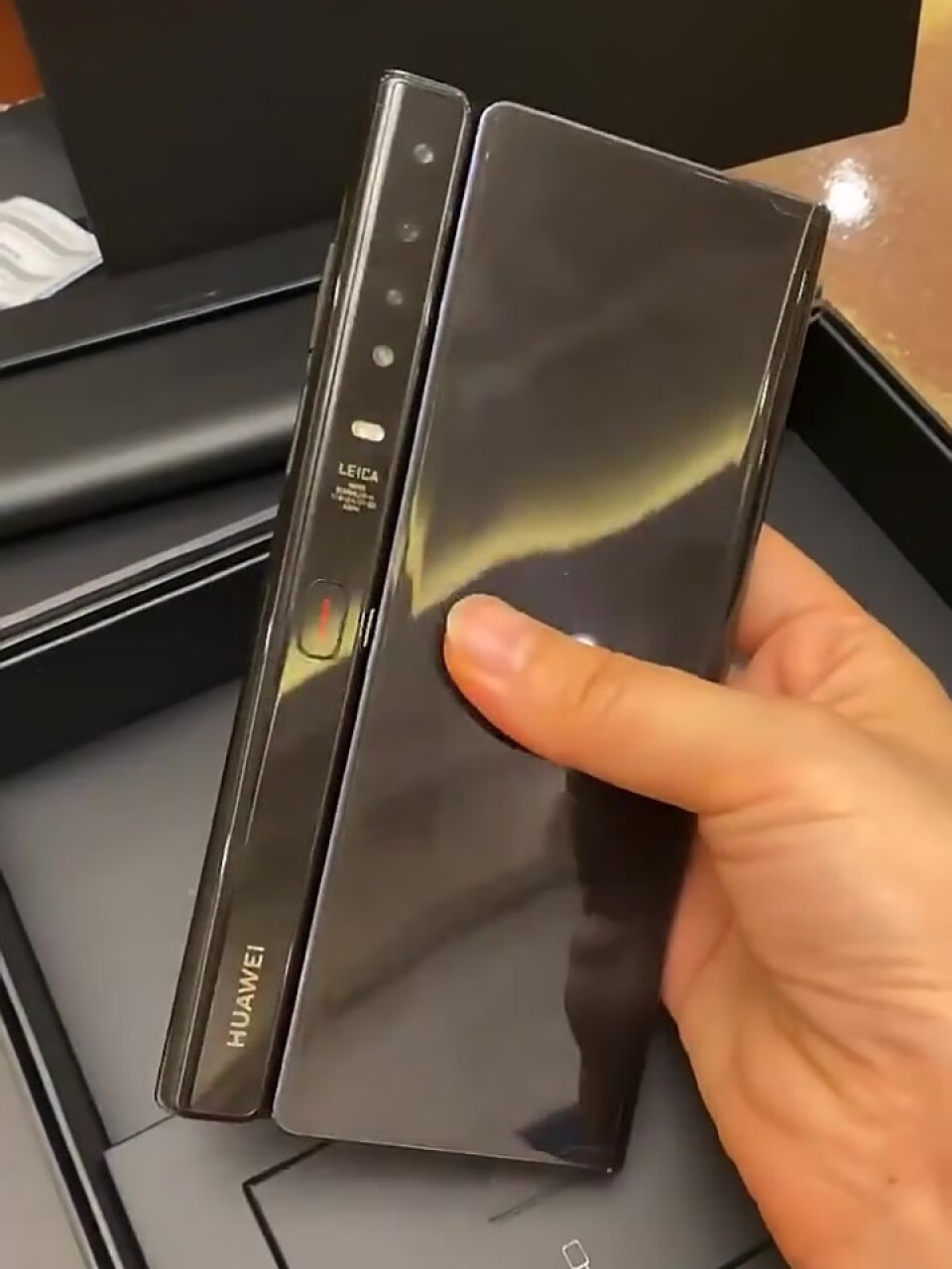 华为 HUAWEI Mate X2 5G全网通12GB+512GB亮黑色典藏版 麒麟芯片 超感知徕卡四摄华为手机折叠屏（标配无充）,第2张