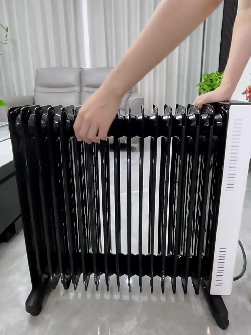格力（GREE）取暖器电暖器电暖气电油汀取暖器家用17片遥控全屋速热加湿烘衣 NY22-S7030B(格力GREE),第3张