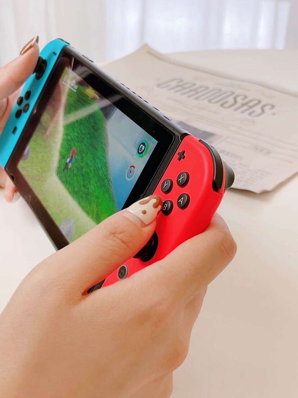 任天堂（Nintendo）Switch NS掌上游戏机 红蓝手柄 长续航 日版 一机多玩随时尽兴 无线互连共享欢乐(任天堂Nintendo),第4张