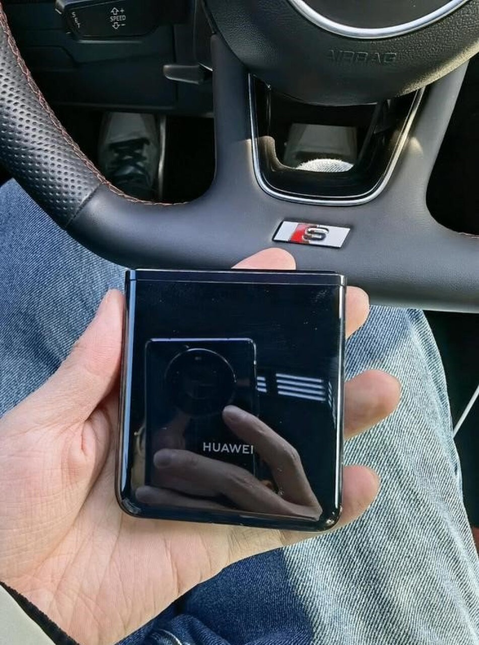HUAWEI P50 Pocket 超光谱影像系统 创新双屏操作体验 P50宝盒 8GB+256GB曜石黑 华为鸿蒙折叠屏手机,第3张