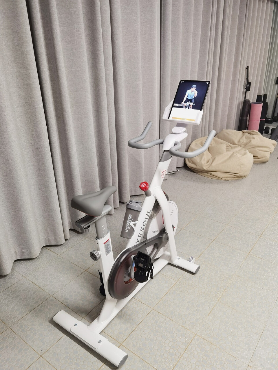 YESOUL野小兽动感单车支持HUAWEI HiLink磁控家用健身车运动健康室内脚踏车S1(yesoul野小兽筋膜枪),第2张