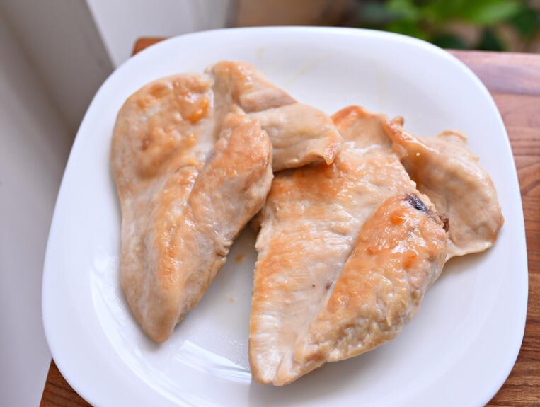鸡胸肉怎么做不柴如何煮鸡胸肉不柴