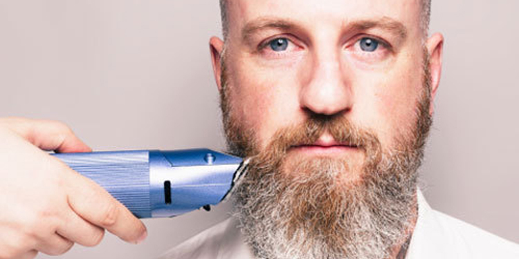 剃须刀片多久换一次 保养清洁剃须刀的正确步骤有哪些？(图2)