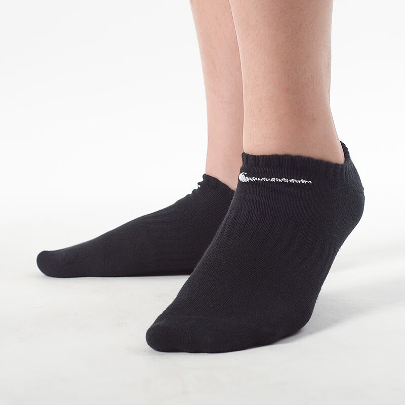 ����Ӫ���Ϳ�(NIKE)�������� �ٸ�͸���˶��� ������˫װSX7678-010��L 62Ԫ